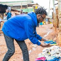Second-hand shoe seller